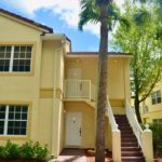 Dolce Vita 350D Entrance